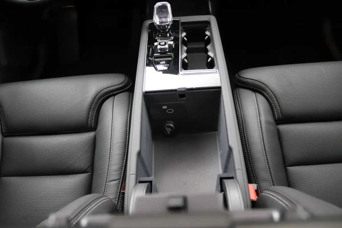 T8 Plug-in hybrid AWD Ultra Black Ed. Exec. | HEICO Edition | Bowers & Wilkins | Luchtvering  | Massage |