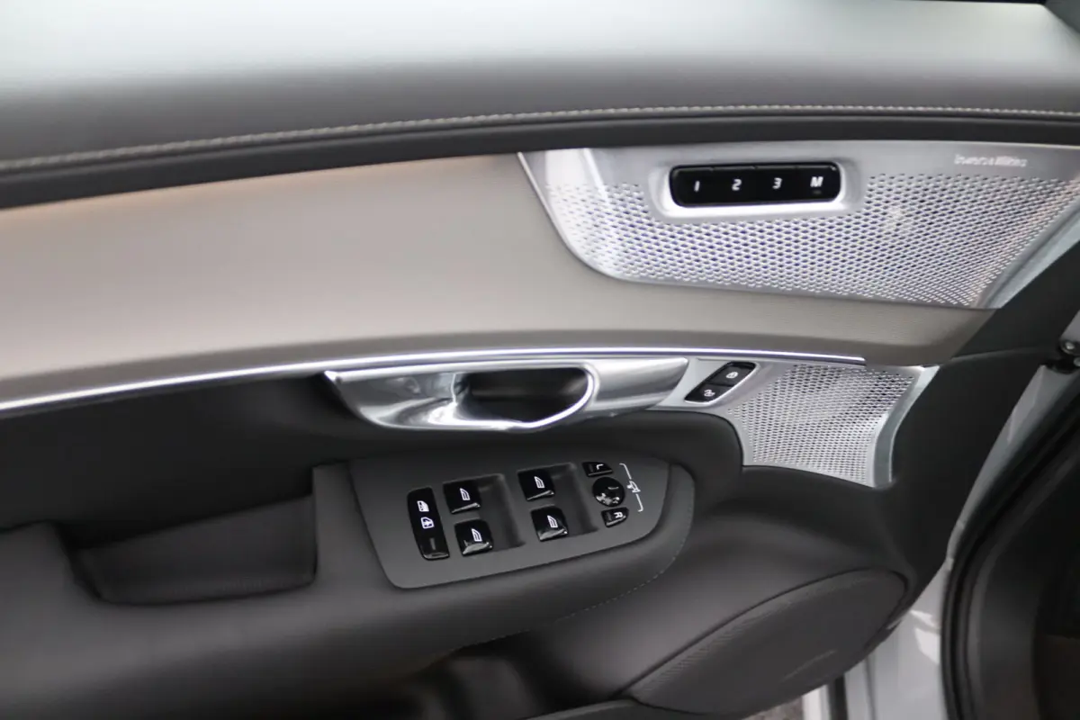 T8 Plug-in hybrid AWD Ultra Black Ed. Exec. | HEICO Edition | Bowers & Wilkins | Luchtvering  | Massage |