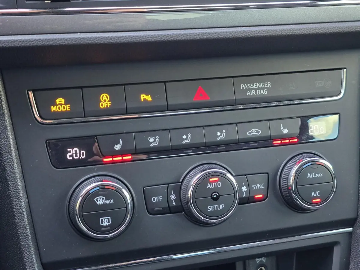 1.4 FR|CARPLAY|CRUISE|SEAT SOUND|STOELVERWARMING