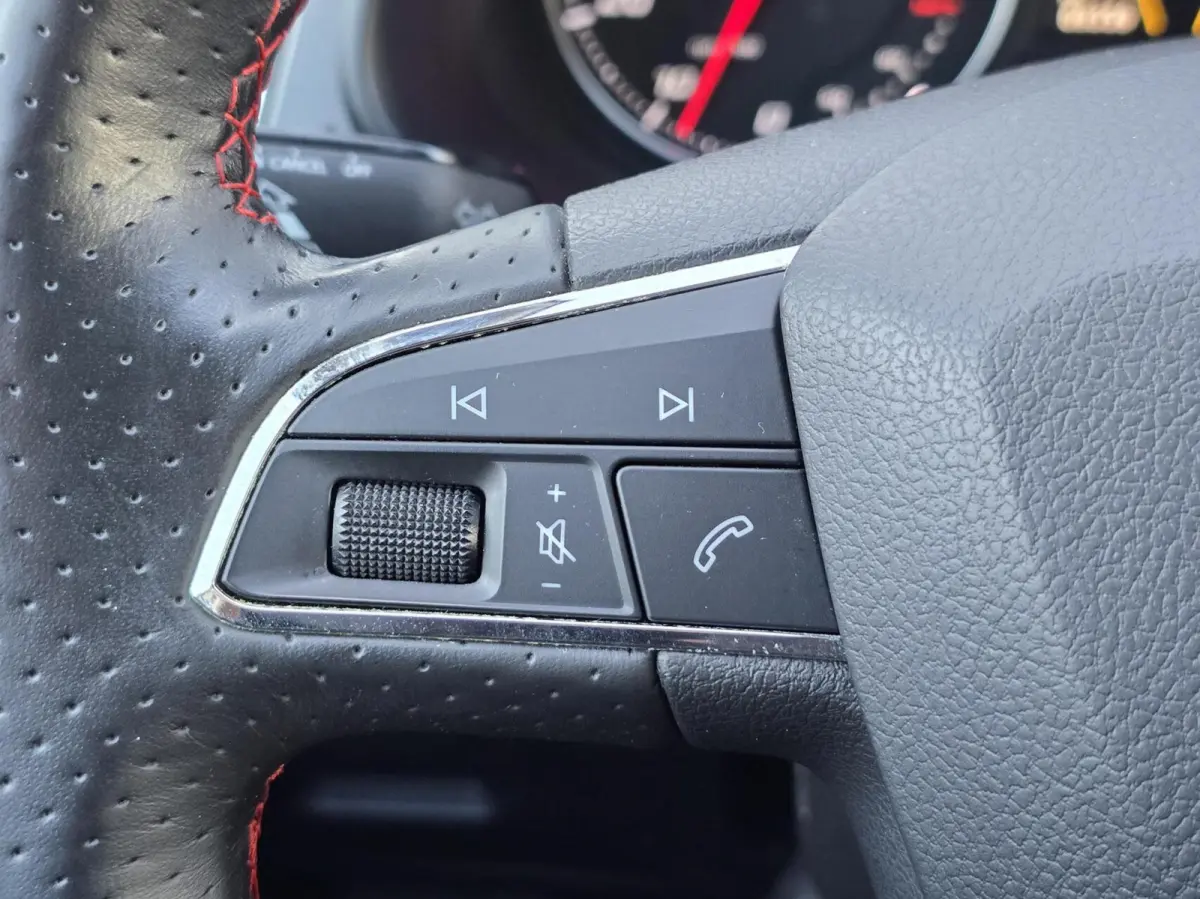 1.4 FR|CARPLAY|CRUISE|SEAT SOUND|STOELVERWARMING