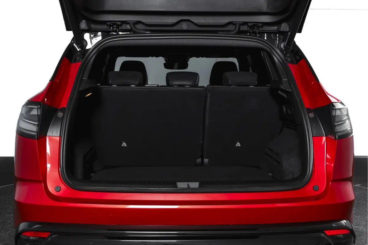 1.2 E-Tech full hybrid 200 esprit Alpine | 360 Camera | Elek. Stoelen | Winterpack | Dig. Cockpit | Adapt. Cruise | PDC | NAV+App. Connect | ECC | LM 20" | 9800