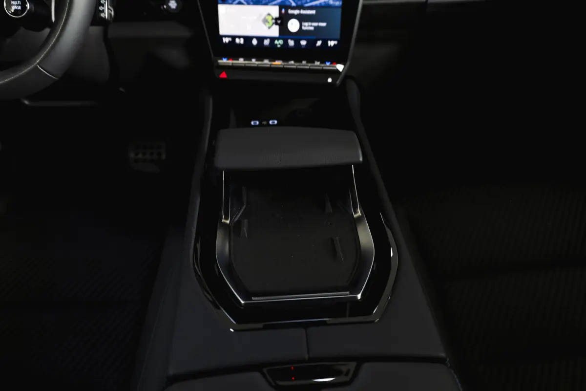 1.2 E-Tech full hybrid 200 esprit Alpine | 360 Camera | Elek. Stoelen | Winterpack | Dig. Cockpit | Adapt. Cruise | PDC | NAV+App. Connect | ECC | LM 20" | 9800