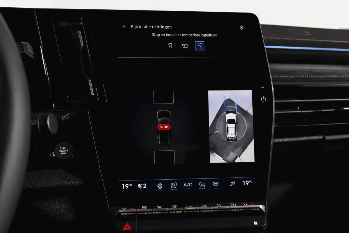 1.2 E-Tech full hybrid 200 esprit Alpine | 360 Camera | Elek. Stoelen | Winterpack | Dig. Cockpit | Adapt. Cruise | PDC | NAV+App. Connect | ECC | LM 20" | 9800