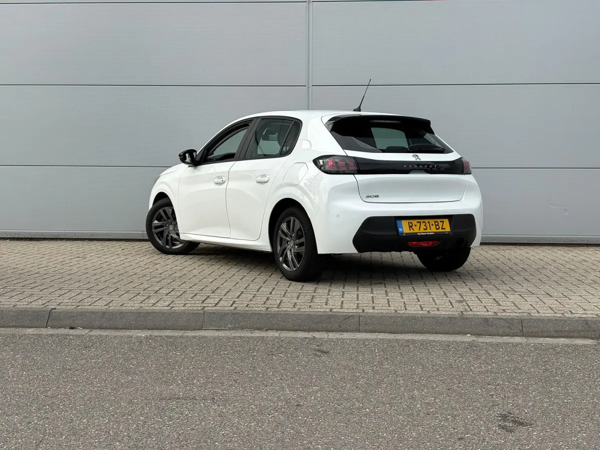 1.2 PureTech Active Pack | Cruise Control | Navigatie | Parkeerhulp | Apple CarPlay/Android Auto