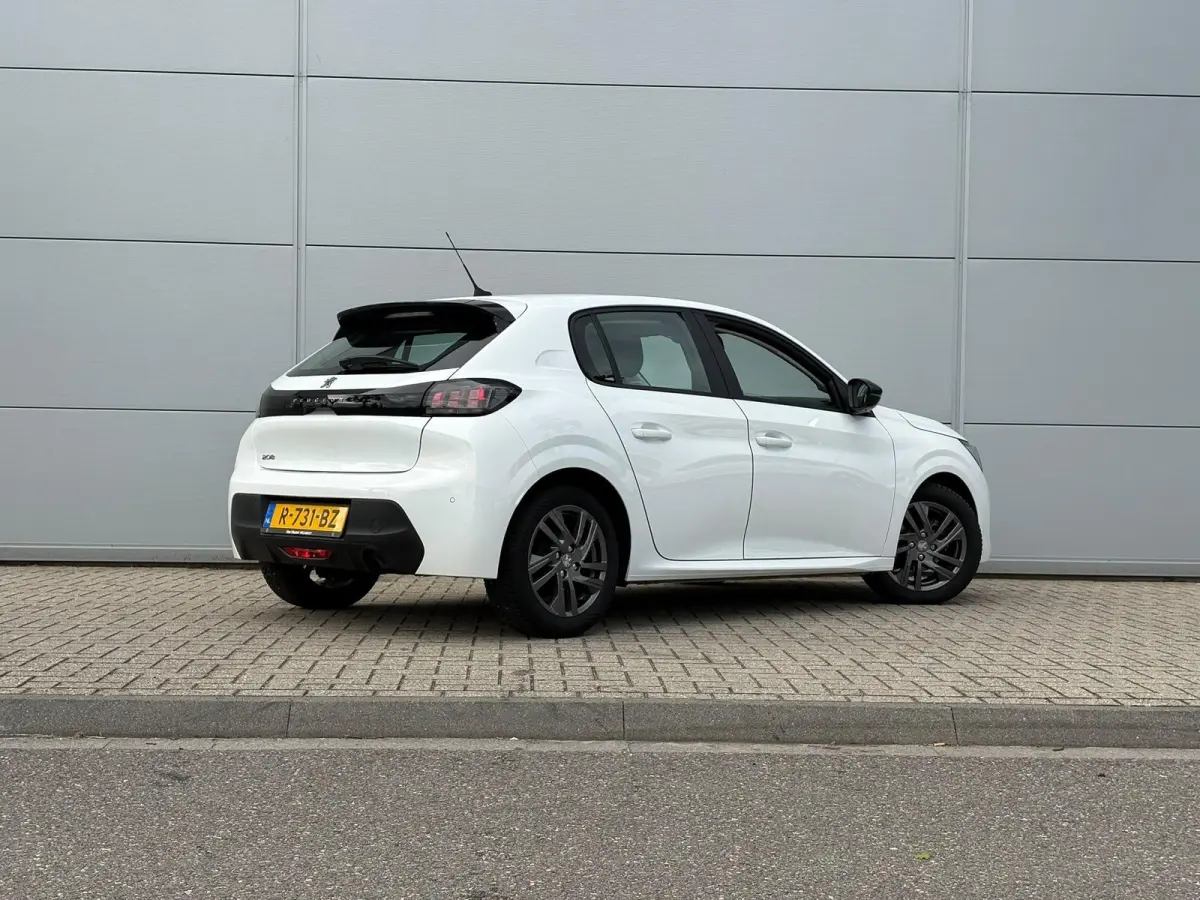 1.2 PureTech Active Pack | Cruise Control | Navigatie | Parkeerhulp | Apple CarPlay/Android Auto