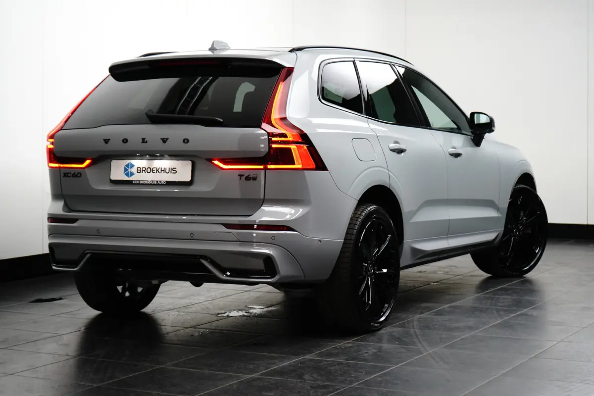 T6 Plus dark black edition 2026 Luchtvering | Head up Display | Panoramadak | Achterbank verwarmd | Apple Carplay/Android Auto|telefoonintegratie premium | Audio installatie premium