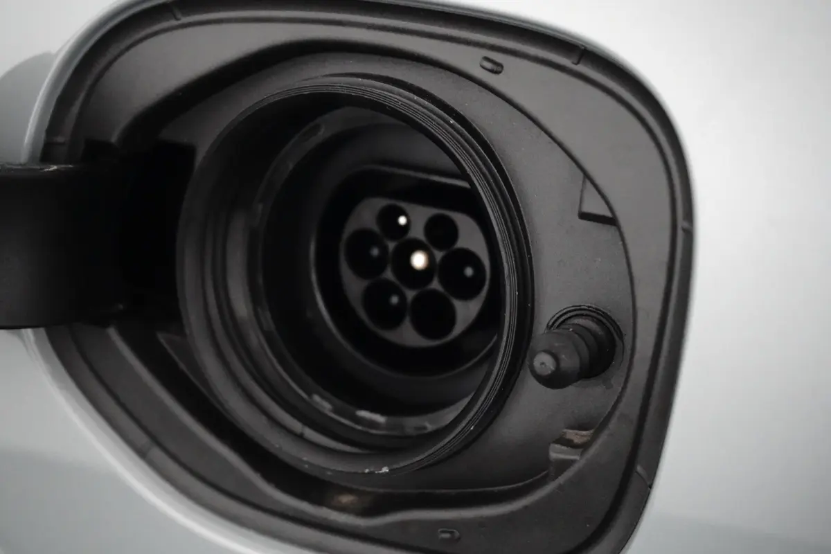 T6 Plus dark black edition 2026 Luchtvering | Head up Display | Panoramadak | Achterbank verwarmd | Apple Carplay/Android Auto|telefoonintegratie premium | Audio installatie premium
