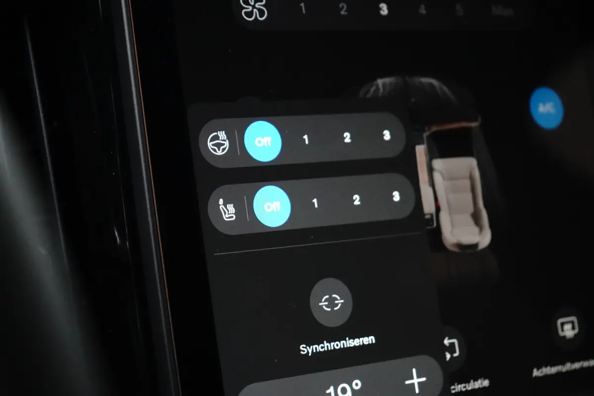 T6 Plus dark black edition 2026 Luchtvering | Head up Display | Panoramadak | Achterbank verwarmd | Apple Carplay/Android Auto|telefoonintegratie premium | Audio installatie premium