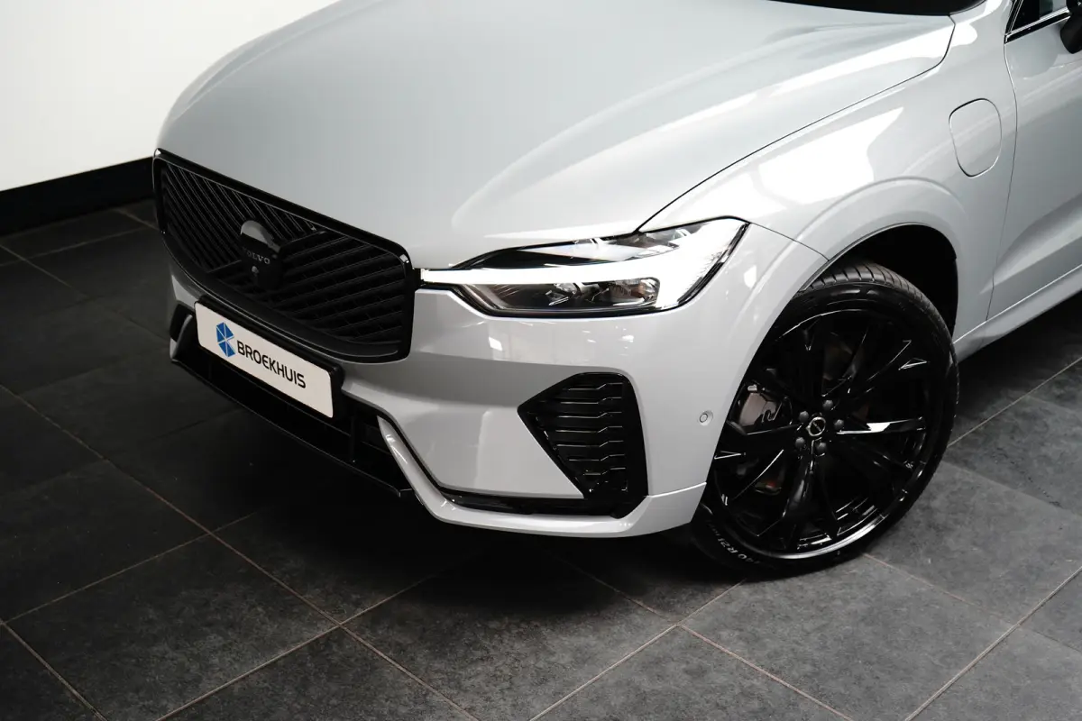 T6 Plus dark black edition 2026 Luchtvering | Head up Display | Panoramadak | Achterbank verwarmd | Apple Carplay/Android Auto|telefoonintegratie premium | Audio installatie premium