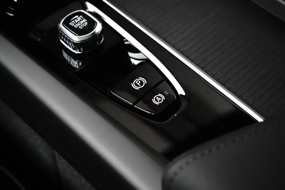 T6 Plus dark black edition 2026 Luchtvering | Head up Display | Panoramadak | Achterbank verwarmd | Apple Carplay/Android Auto|telefoonintegratie premium | Audio installatie premium