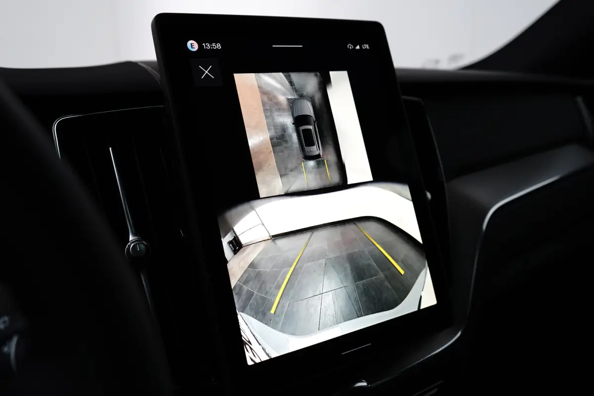 T6 Plus dark black edition 2026 Luchtvering | Head up Display | Panoramadak | Achterbank verwarmd | Apple Carplay/Android Auto|telefoonintegratie premium | Audio installatie premium