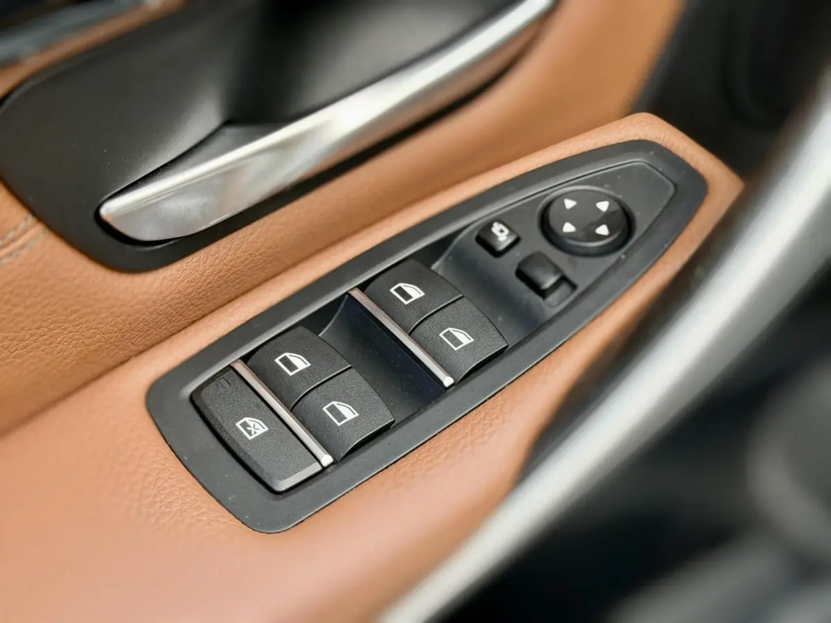 330e M Sport | HUD | Carplay | Leder | LED