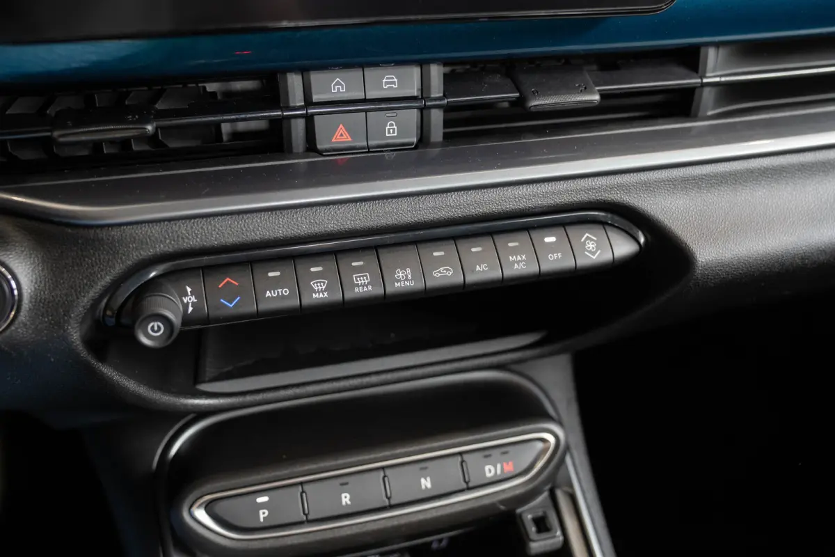 1.2 Hybrid Urban | Stoelverwarming | Camera | Navigatie | Climate Controle | Apple Carplay & Android Auto | Parkeersensoren |