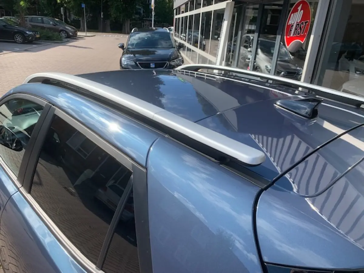 1.0 T-GDi MHEV DynamicPlusLine, navigatie, camera .