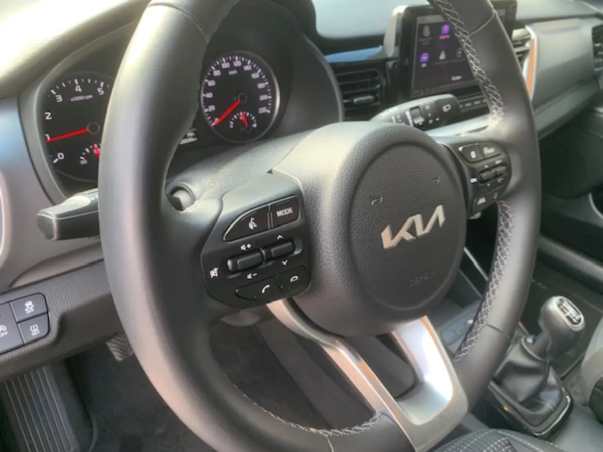 1.0 T-GDi MHEV DynamicPlusLine, navigatie, camera .