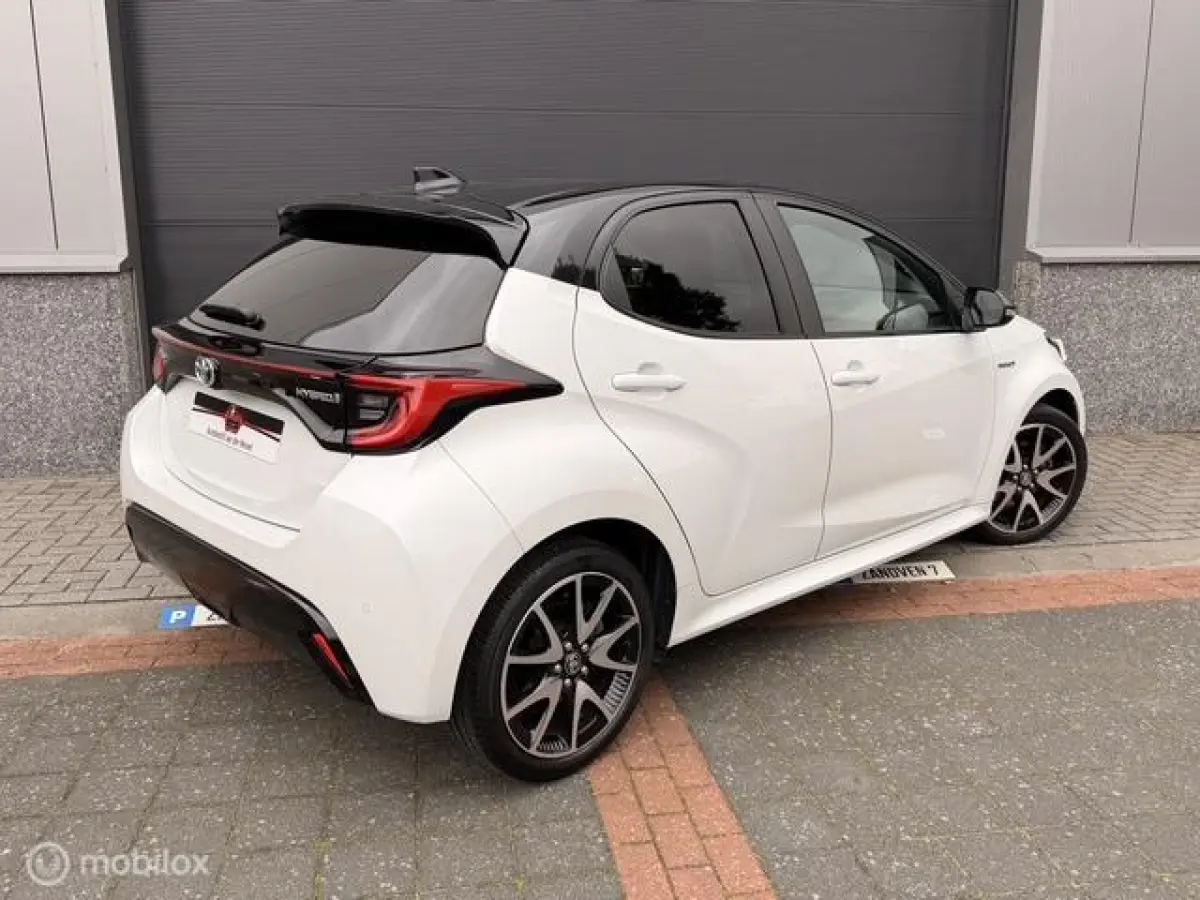 1.5 Hybrid Launch Edit HUD PDC Keyless Garantie