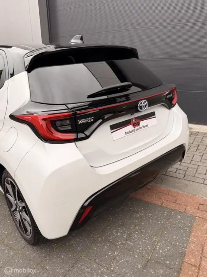 1.5 Hybrid Launch Edit HUD PDC Keyless Garantie