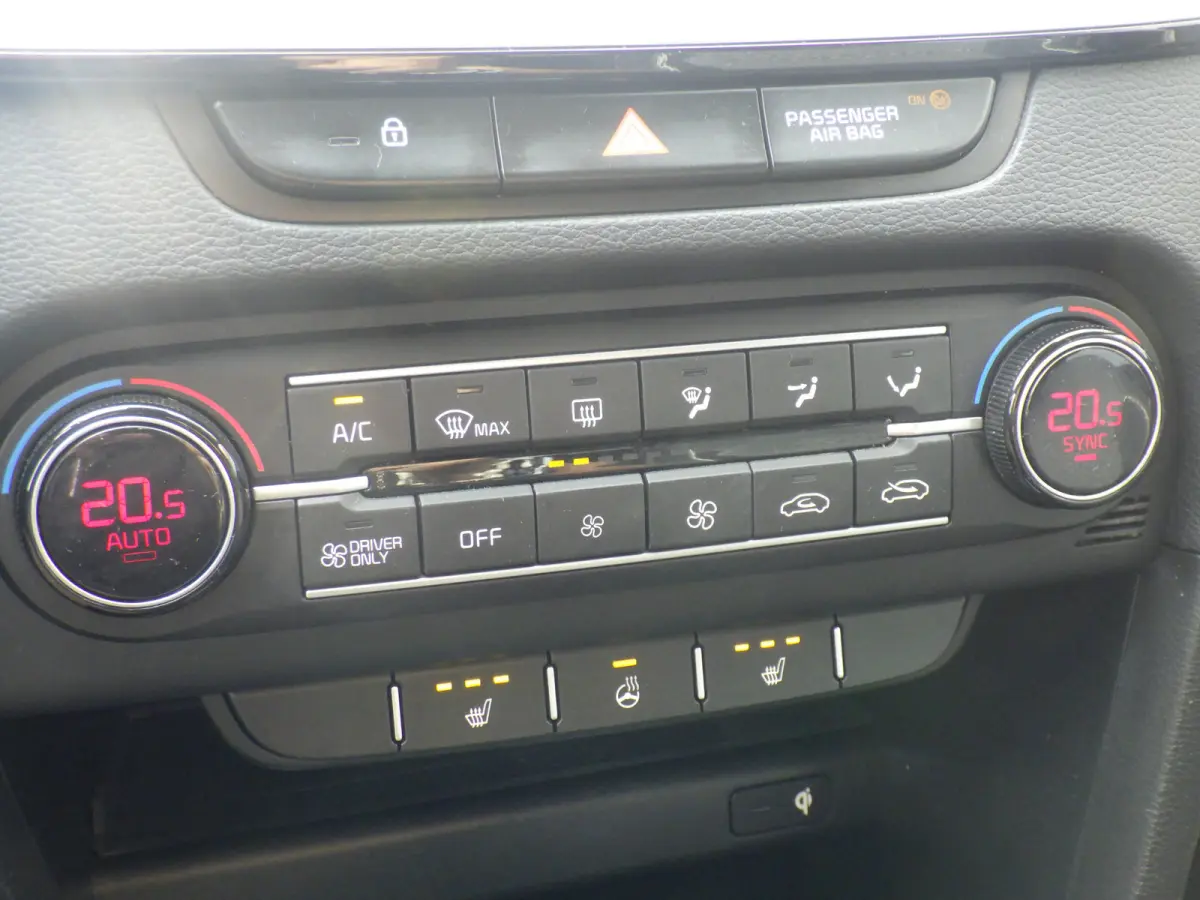 1.6 GDI PHEV AUT, ExecutiveLine, Plug-In, Camera, Carplay, Cruise!