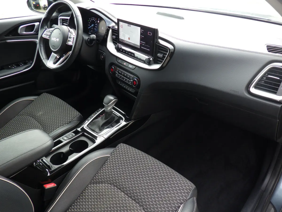 1.6 GDI PHEV AUT, ExecutiveLine, Plug-In, Camera, Carplay, Cruise!