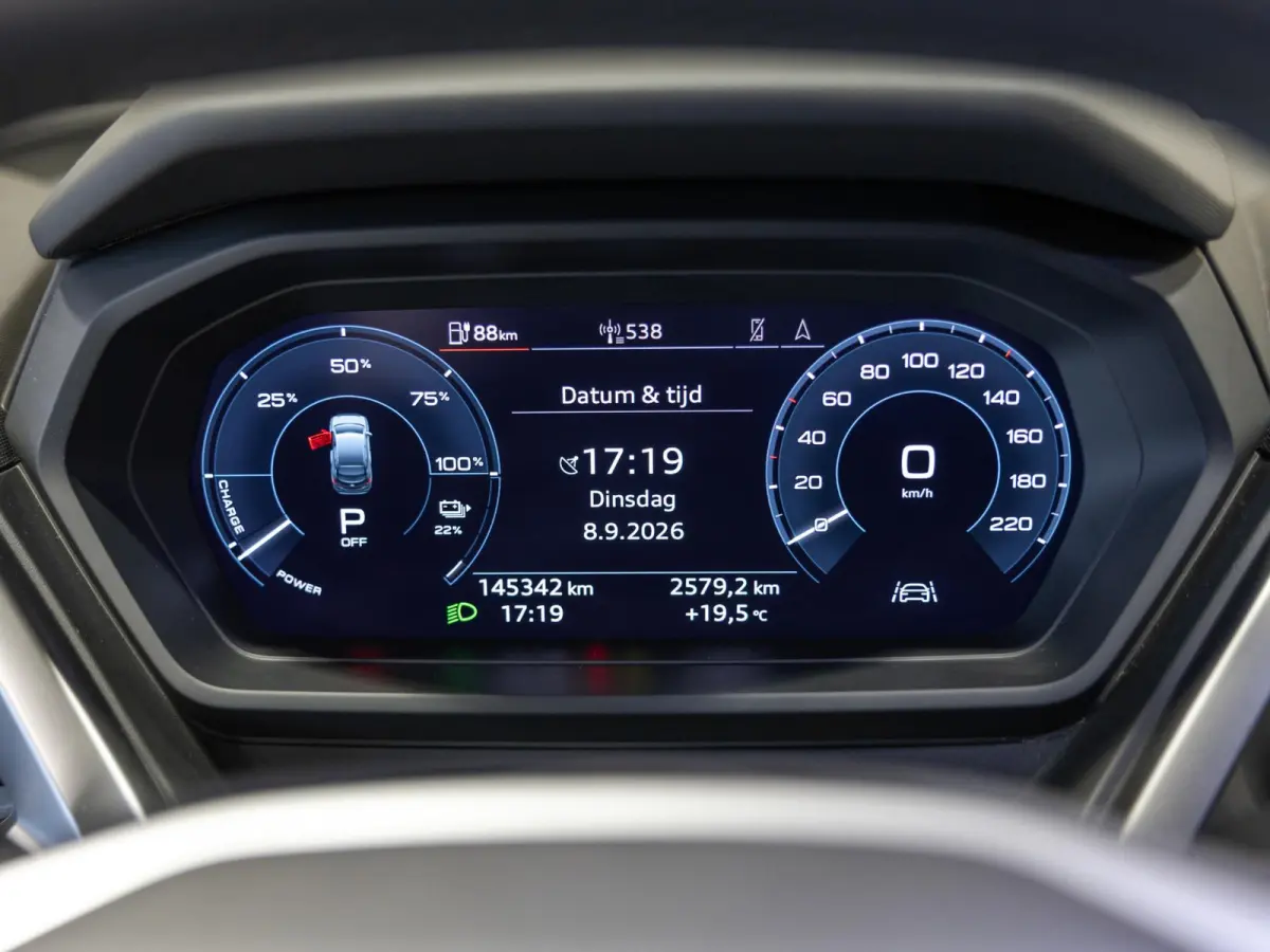 40 S edition 77 kWh SOH 93% / 204pk / Panoramadak / Leder
