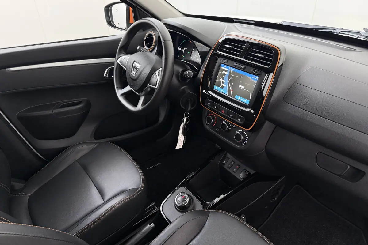 Comfort Plus 27 kWh Leder Carplay Navi 14'LMV DAB  #