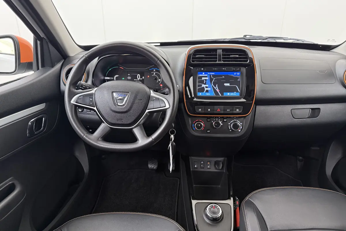 Comfort Plus 27 kWh Leder Carplay Navi 14'LMV DAB  #