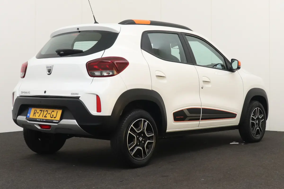 Comfort Plus 27 kWh Leder Carplay Navi 14'LMV DAB  #