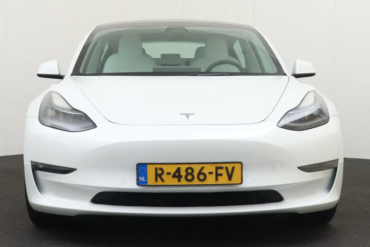 Performance AWD 75 kWh (90% SOH) 463 PK 20'LMV Pano-Dak FSD