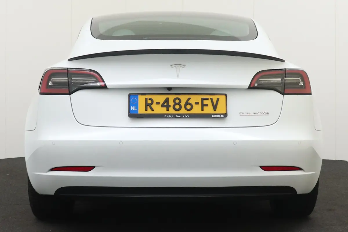Performance AWD 75 kWh (90% SOH) 463 PK 20'LMV Pano-Dak FSD
