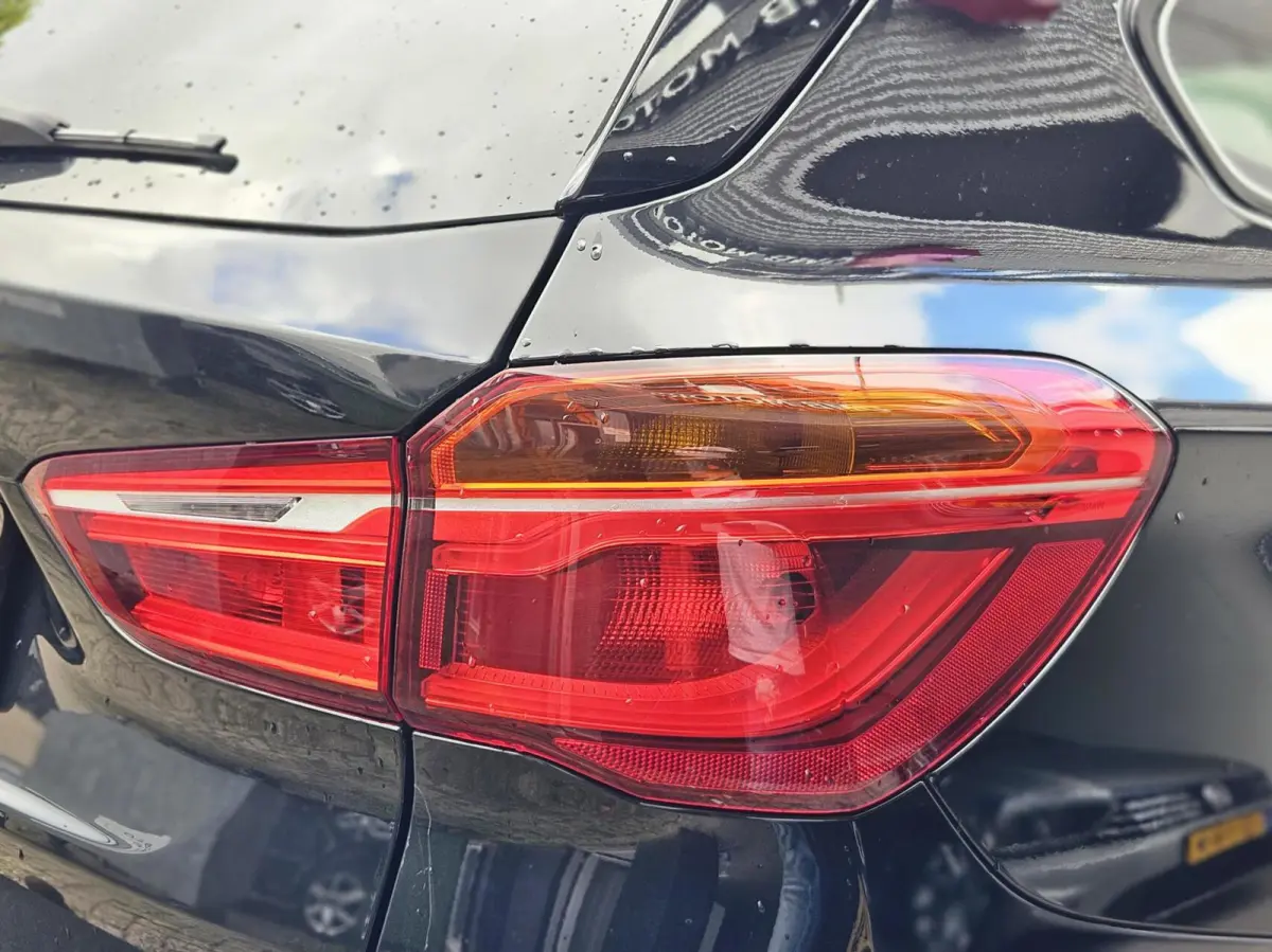 sDrive20i High Executive Edition M pakket