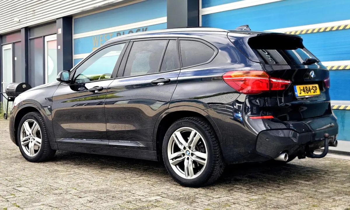 sDrive20i High Executive Edition M pakket