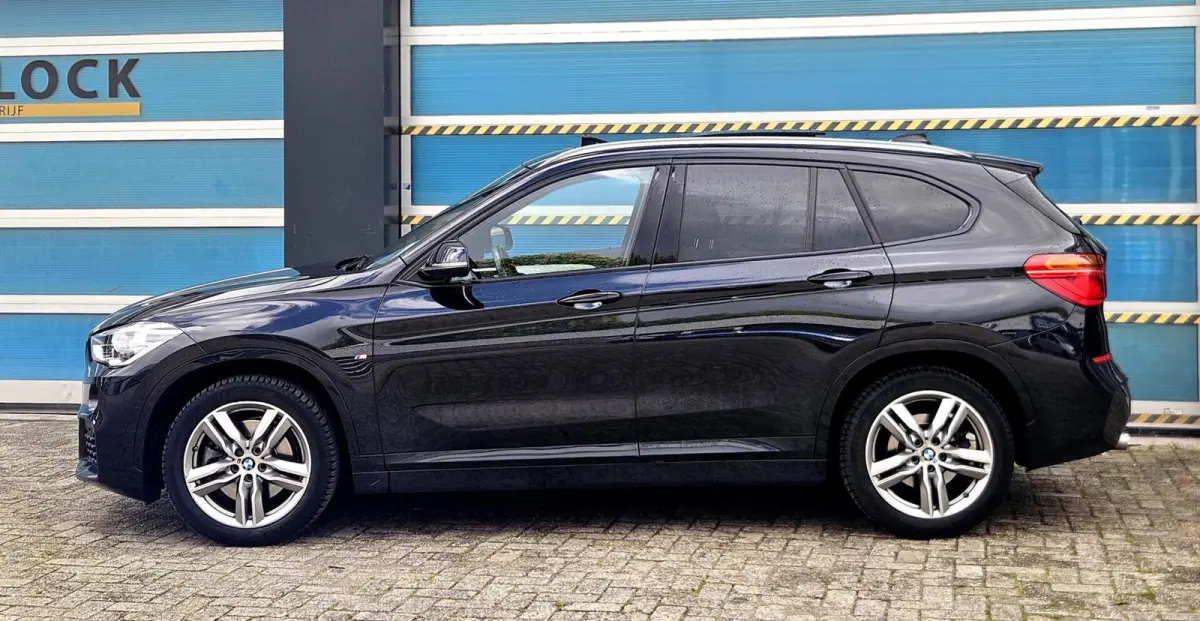 sDrive20i High Executive Edition M pakket