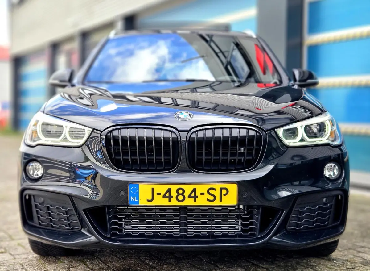 sDrive20i High Executive Edition M pakket