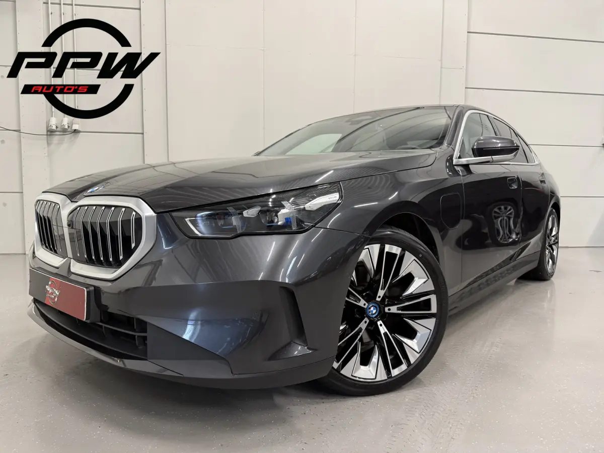 BMW 5 Serie Sedan 2024 Hybride Automatisch leasen