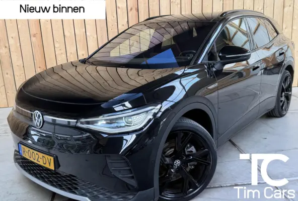 Pro 77 kWh Apple CarPlay/Android Auto | Alcantara/leer bekleding | Climate control | Cruise control adaptief | DAB ontvangst | LED verlichting | Navigatiesysteem | Sfeerverlichting | Panoram