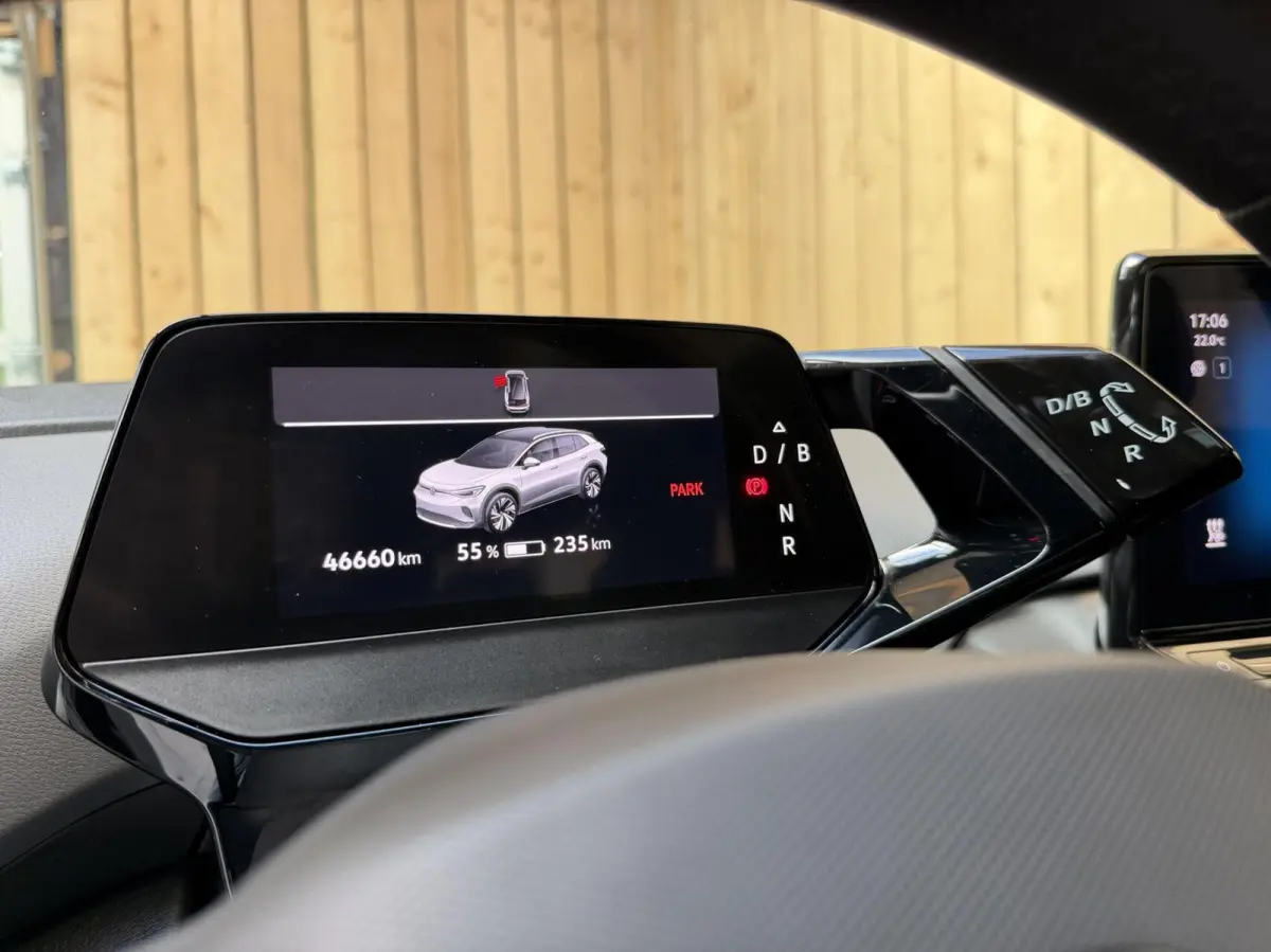 Pro 77 kWh SoH 96,56% Apple CarPlay/Android Auto | Alcantara/leer bekleding | Climate control | Cruise control adaptief | DAB ontvangst | LED verlichting | Navigatiesysteem | Sfeerverlichtin