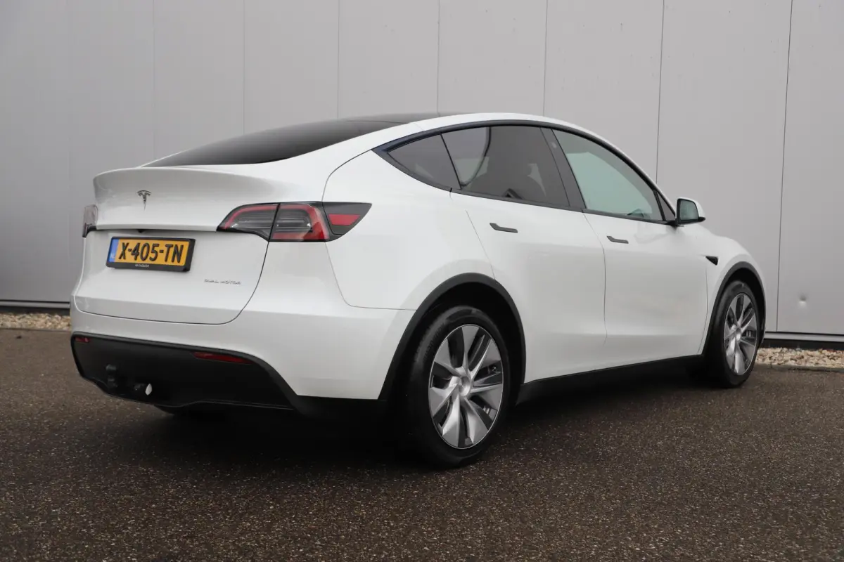 Long Range AWD 75 kWh Afneembare Trekhaak Panoramadak Full Self Driving 3 Lederen Bekleding