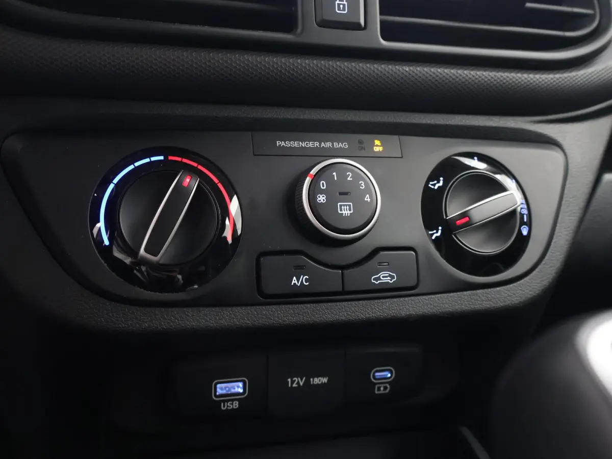 1.0 COMFORT + APPLE CARPLAY | DAB | AIRCO | DIGITALE COCKPIT | CRUISE CONTROL