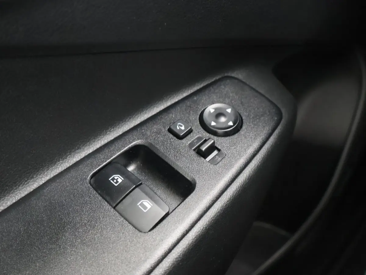 1.0 COMFORT + APPLE CARPLAY | DAB | AIRCO | DIGITALE COCKPIT | CRUISE CONTROL