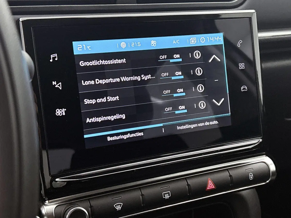 C-Series 83 pk | Navigatie | Parkeersensoren Achter | Climate Control | Extra Getinte Ramen Achter | Voorstoelen Verwarmbaar