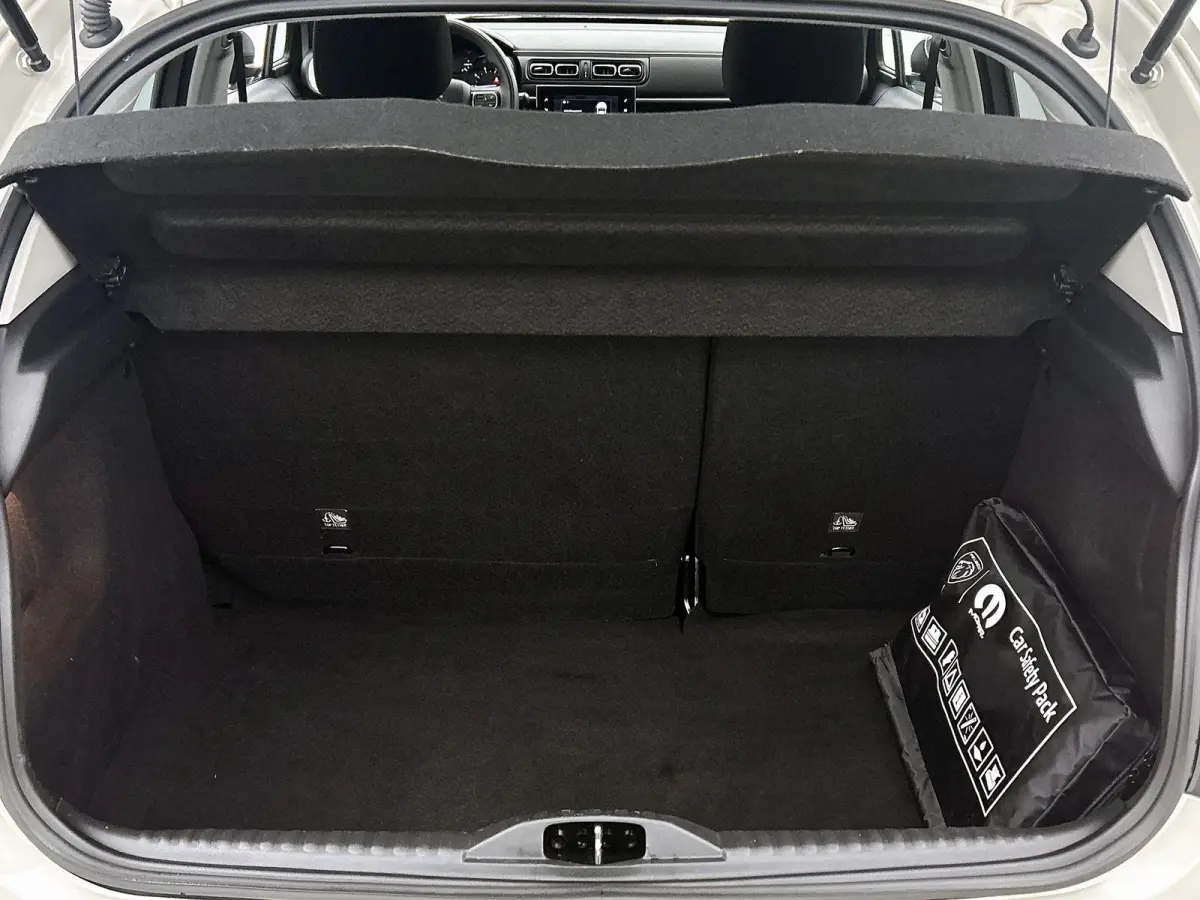 C-Series 83 pk | Navigatie | Parkeersensoren Achter | Climate Control | Extra Getinte Ramen Achter | Voorstoelen Verwarmbaar