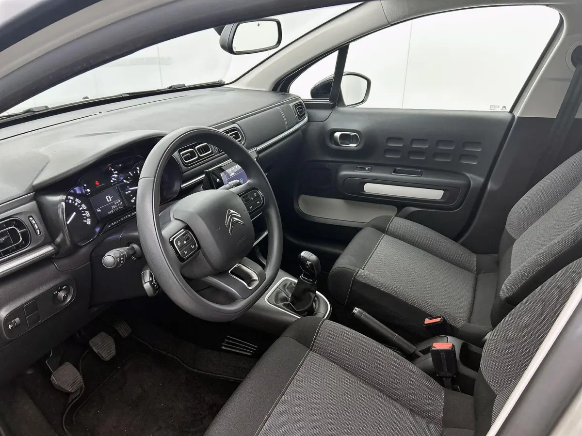 C-Series 83 pk | Navigatie | Parkeersensoren Achter | Climate Control | Extra Getinte Ramen Achter | Voorstoelen Verwarmbaar