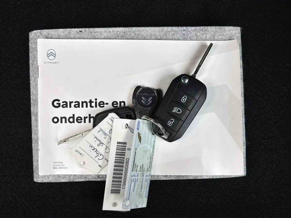 C-Series 83 pk | Navigatie | Parkeersensoren Achter | Climate Control | Extra Getinte Ramen Achter | Voorstoelen Verwarmbaar