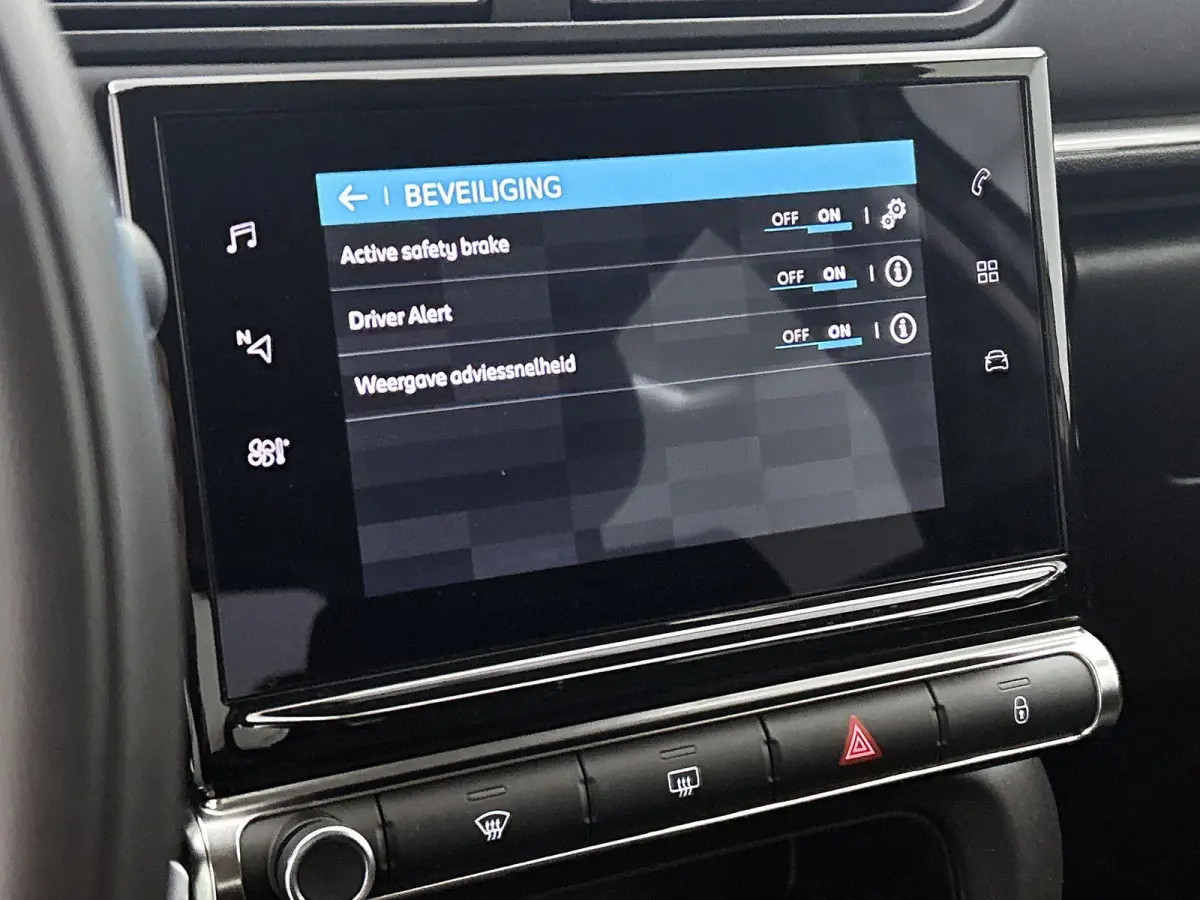 C-Series 83 pk | Navigatie | Parkeersensoren Achter | Climate Control | Extra Getinte Ramen Achter | Voorstoelen Verwarmbaar