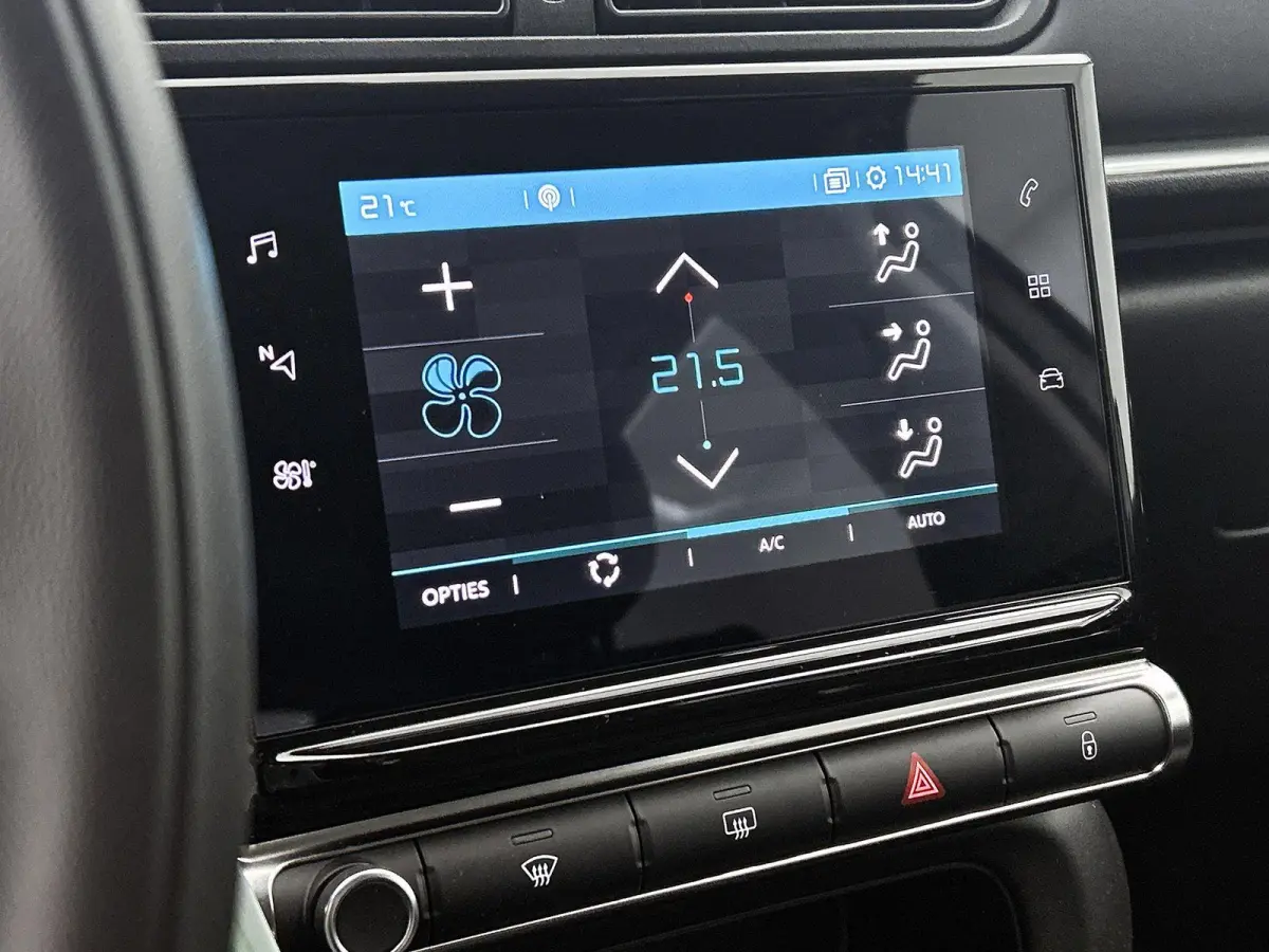 C-Series 83 pk | Navigatie | Parkeersensoren Achter | Climate Control | Extra Getinte Ramen Achter | Voorstoelen Verwarmbaar