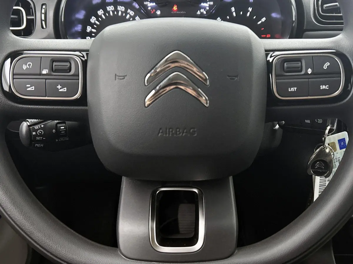 C-Series 83 pk | Navigatie | Parkeersensoren Achter | Climate Control | Extra Getinte Ramen Achter | Voorstoelen Verwarmbaar