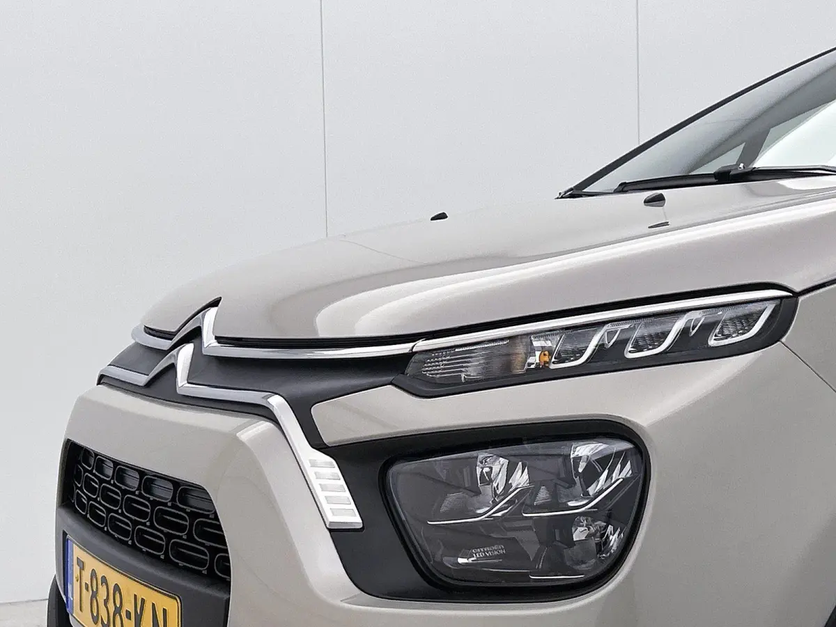 C-Series 83 pk | Navigatie | Parkeersensoren Achter | Climate Control | Extra Getinte Ramen Achter | Voorstoelen Verwarmbaar
