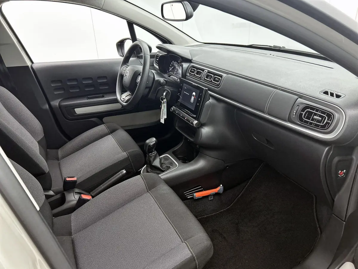 C-Series 83 pk | Navigatie | Parkeersensoren Achter | Climate Control | Extra Getinte Ramen Achter | Voorstoelen Verwarmbaar