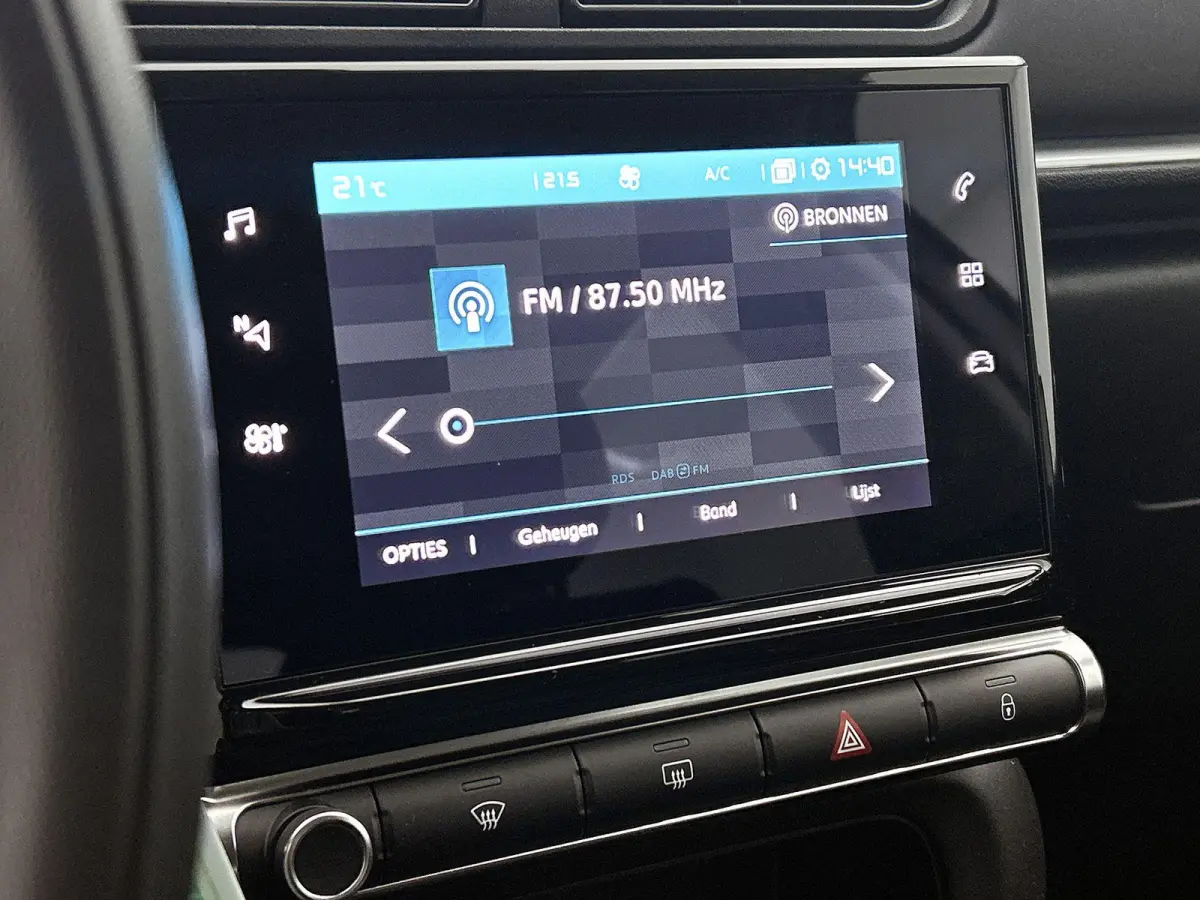 C-Series 83 pk | Navigatie | Parkeersensoren Achter | Climate Control | Extra Getinte Ramen Achter | Voorstoelen Verwarmbaar