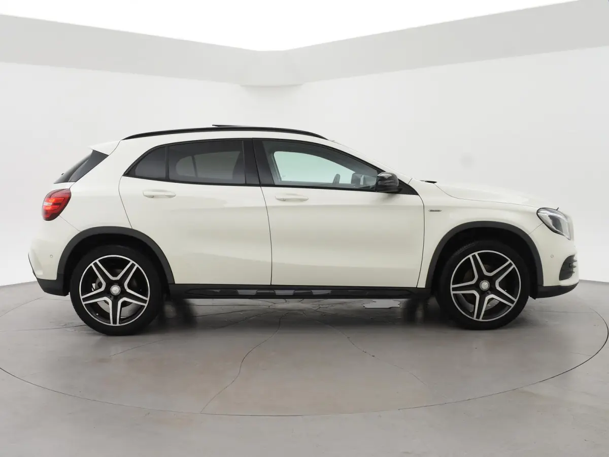 200 AUT. AMG LINE + PANORAMA SCHUIFDAK | CAMERA | SPORTSTOELEN | 19 INCH